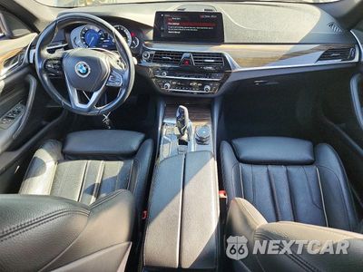 Zdjęcie 8 z 12 samochodu: 2018 BMW 530E VIN:WBAJA9C50JB034620 - miniatura