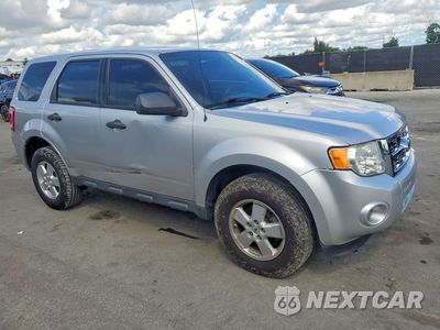 Czwarte zdjęcie samochodu z boku: 2010 FORD ESCAPE XLS VIN:1FMCU0C7XAKC41222 - miniatura