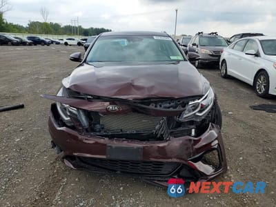 Piąte zdjęcie samochodu w środku: 2019 KIA OPTIMA LX VIN:5XXGT4L30KG353200 - miniatura