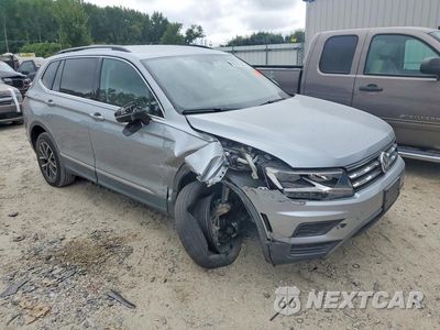 Czwarte zdjęcie samochodu z boku: 2020 VOLKSWAGEN TIGUAN SE VIN:3VV3B7AX3LM078271 - miniatura