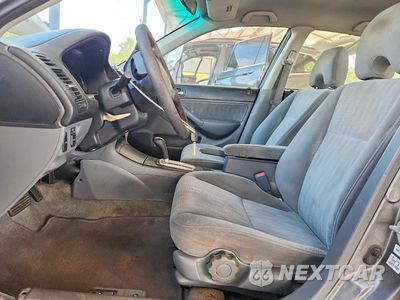 Zdjęcie 7 z 12 samochodu: 2004 HONDA CIVIC LX VIN:2HGES16684H632068 - miniatura