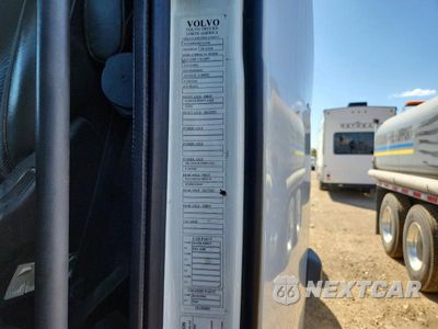 Zdjęcie 13 z 14 samochodu: 2019 VOLVO VNL SEMI TRUCK VIN:4V4NB9EH4KN215541 - miniatura