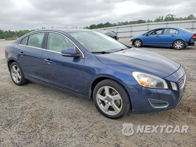 Czwarte zdjęcie samochodu z boku: 2013 VOLVO S60 T5 VIN:YV1612FSXD1227976 - miniatura