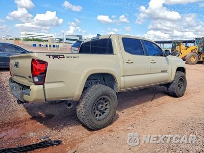 Trzecie zdjęcie samochodu z tyłu: 2019 TOYOTA TACOMA TRD SPORT VIN:3TMAZ5CN8KM111698 - miniatura