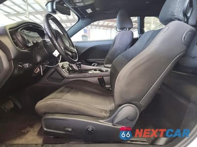Zdjęcie 7 z 12 samochodu: 2018 DODGE CHALLENGER SXT VIN:2C3CDZAG1JH202302 - miniatura