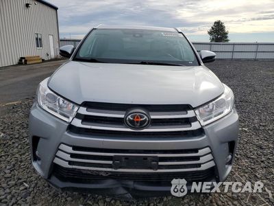 Piąte zdjęcie samochodu w środku: 2018 TOYOTA HIGHLANDER XLE VIN:5TDJZRFH7JS555506 - miniatura