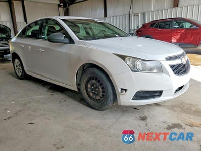 Czwarte zdjęcie samochodu z boku: 2012 CHEVROLET CRUZE LS VIN:1G1PC5SH8C7238267 - miniatura