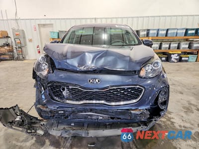 Piąte zdjęcie samochodu w środku: 2021 KIA SPORTAGE LX VIN:KNDPMCAC9M7881291 - miniatura