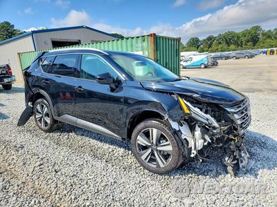 Czwarte zdjęcie samochodu z boku: 2026 NISSAN ROGUE SL VIN:5N1BT3CA2TC697529 - miniatura