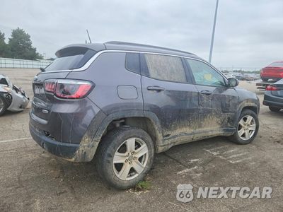 Trzecie zdjęcie samochodu z tyłu: 2022 JEEP COMPASS LATITUDE VIN:3C4NJDBB4NT124338 - miniatura