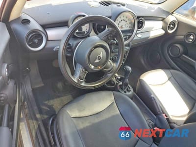 Zdjęcie 8 z 12 samochodu: 2012 MINI COOPER VIN:WMWSU3C5XCT258080 - miniatura