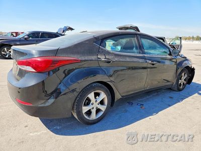 Trzecie zdjęcie samochodu z tyłu: 2016 HYUNDAI ELANTRA VALUE EDITION VIN:5NPDH4AE9GH673748 - miniatura