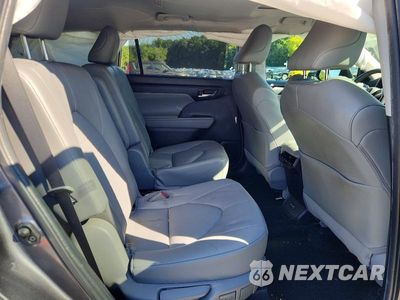 Zdjęcie 11 z 13 samochodu: 2022 TOYOTA HIGHLANDER XLE VIN:5TDGZRAH6NS545041 - miniatura