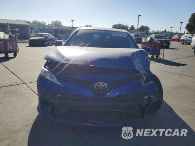 Piąte zdjęcie samochodu w środku: 2018 TOYOTA CAMRY XLE VIN:4T1B11HK1JU540951 - miniatura
