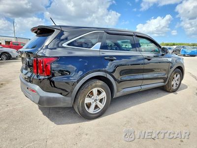 Trzecie zdjęcie samochodu z tyłu: 2022 KIA SORENTO LX VIN:5XYRG4LC5NG111824 - miniatura