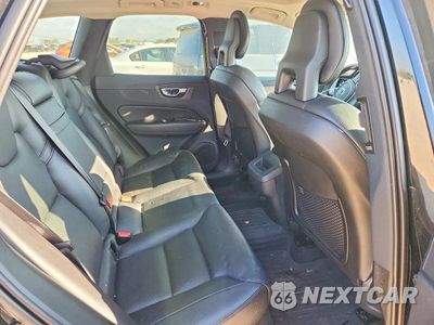 Zdjęcie 10 z 12 samochodu: 2018 VOLVO XC60 T5 VIN:LYV102RK8JB118354 - miniatura