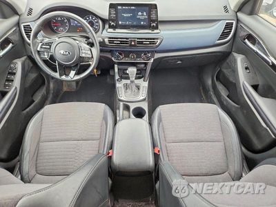 Zdjęcie 8 z 12 samochodu: 2021 KIA SELTOS S VIN:KNDEU2AA6M7054512 - miniatura