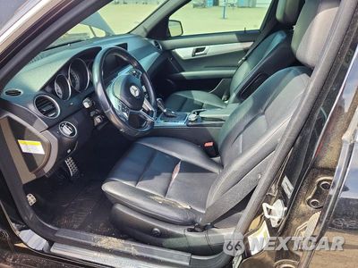 Zdjęcie 7 z 12 samochodu: 2013 MERCEDES-BENZ C 250 VIN:WDDGF4HB8DR254900 - miniatura