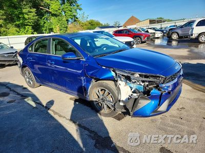 Czwarte zdjęcie samochodu z boku: 2024 KIA FORTE LXS VIN:3KPF24ADXRE762818 - miniatura