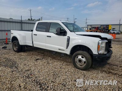 Czwarte zdjęcie samochodu z boku: 2023 FORD F350 SUPER DUTY VIN:1FT8W3DTXPED33844 - miniatura