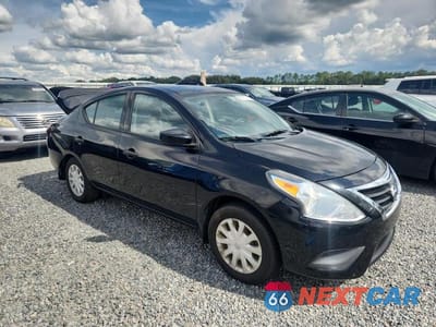 Czwarte zdjęcie samochodu z boku: 2017 NISSAN VERSA 1.6 S PLUS VIN:3N1CN7AP7HL879596 - miniatura