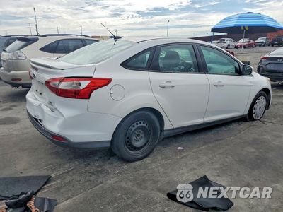 Trzecie zdjęcie samochodu z tyłu: 2013 FORD FOCUS SE VIN:1FADP3F20DL363092 - miniatura