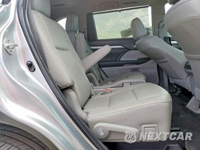 Zdjęcie 11 z 13 samochodu: 2018 TOYOTA HIGHLANDER XLE VIN:5TDKZRFH6JS532433 - miniatura