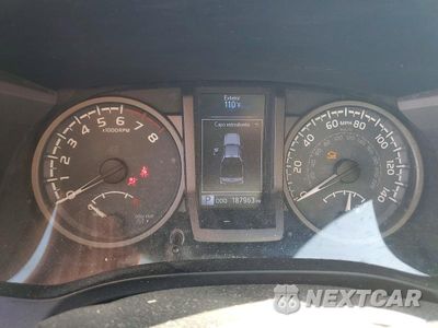 Zdjęcie 9 z 13 samochodu: 2016 TOYOTA TACOMA TRD SPORT VIN:5TFAZ5CN1GX008401 - miniatura
