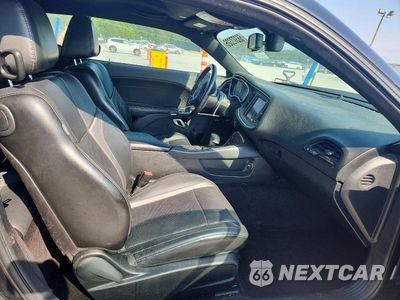 Zdjęcie 10 z 12 samochodu: 2017 DODGE CHALLENGER SXT VIN:2C3CDZAG4HH640354 - miniatura