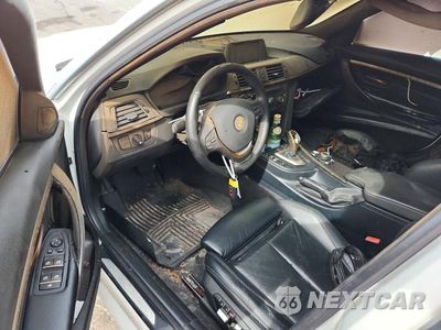 Zdjęcie 8 z 12 samochodu: 2017 BMW 330 I VIN:WBA8B9G59HNU49045 - miniatura