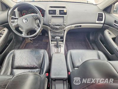 Zdjęcie 8 z 12 samochodu: 2004 HONDA ACCORD EX VIN:1HGCM66854A003219 - miniatura