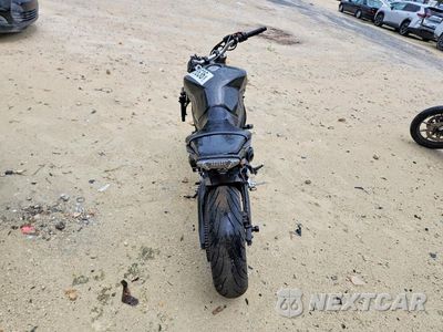 Czwarte zdjęcie samochodu z boku: 2015 YAMAHA FZ09 VIN:JYARN33E2FA007418 - miniatura