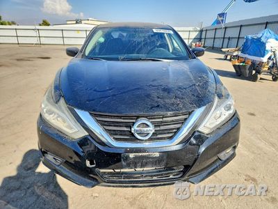 Piąte zdjęcie samochodu w środku: 2018 NISSAN ALTIMA 2.5 S VIN:1N4AL3AP9JC246558 - miniatura
