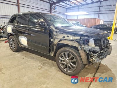 Czwarte zdjęcie samochodu z boku: 2019 JEEP GRAND CHEROKEE OVERLAND VIN:1C4RJFCTXKC710926 - miniatura