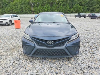 Piąte zdjęcie samochodu w środku: 2018 TOYOTA CAMRY SE VIN:4T1B11HK1JU671832 - miniatura