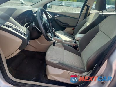 Zdjęcie 7 z 12 samochodu: 2012 FORD FOCUS SE VIN:1FAHP3K22CL149324 - miniatura