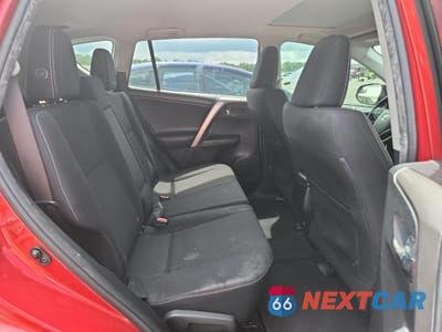Zdjęcie 10 z 12 samochodu: 2017 TOYOTA RAV4 XLE VIN:JTMWFREV7HJ127528 - miniatura