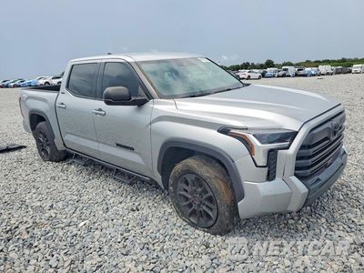 Czwarte zdjęcie samochodu z boku: 2024 TOYOTA TUNDRA SR5 VIN:5TFLA5AB8RX031511 - miniatura