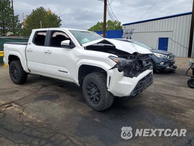 Czwarte zdjęcie samochodu z boku: 2024 TOYOTA TACOMA SR5 VIN:3TMLB5JN1RM012179 - miniatura