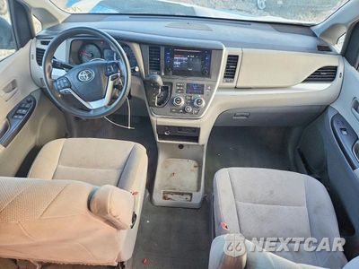 Zdjęcie 8 z 13 samochodu: 2017 TOYOTA SIENNA L 7-PASSENGER VIN:5TDZZ3DC9HS868767 - miniatura