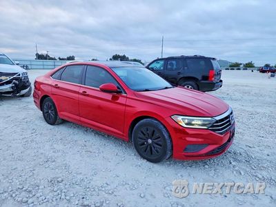 Czwarte zdjęcie samochodu z boku: 2019 VOLKSWAGEN JETTA SEL VIN:3VWE57BU5KM100267 - miniatura