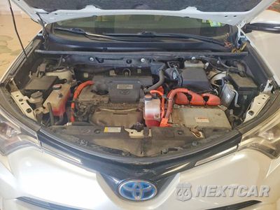 Zdjęcie 12 z 13 samochodu: 2016 TOYOTA RAV4 HV LIMITED VIN:JTMDJREV3GD020334 - miniatura