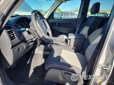 Zdjęcie 7 z 13 samochodu: 2010 JEEP LIBERTY SPORT VIN:1J4PN2GK9AW113117 - miniatura