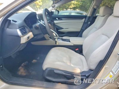 Zdjęcie 7 z 12 samochodu: 2018 HONDA ACCORD LX VIN:1HGCV1F18JA006646 - miniatura
