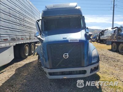 Piąte zdjęcie samochodu w środku: 2023 VOLVO VNL SEMI TRUCK VIN:4V4NC9EJ3PN307487 - miniatura