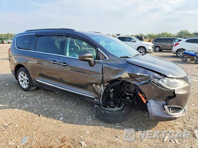 Czwarte zdjęcie samochodu z boku: 2017 CHRYSLER PACIFICA TOURING L VIN:2C4RC1BG6HR676341 - miniatura