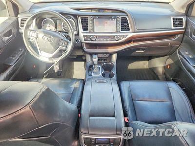 Zdjęcie 8 z 14 samochodu: 2015 TOYOTA HIGHLANDER LIMITED VIN:5TDDKRFH7FS166079 - miniatura