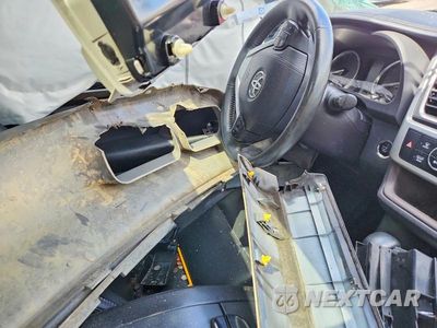 Zdjęcie 9 z 12 samochodu: 2016 TOYOTA HIGHLANDER LIMITED VIN:5TDDKRFH3GS301799 - miniatura