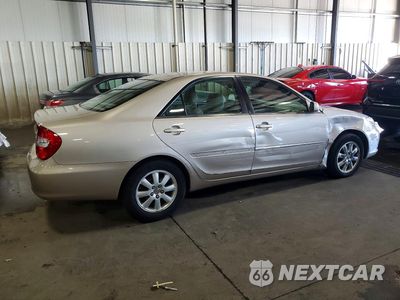 Trzecie zdjęcie samochodu z tyłu: 2004 TOYOTA CAMRY XLE V6 VIN:4T1BF30KX4U065197 - miniatura