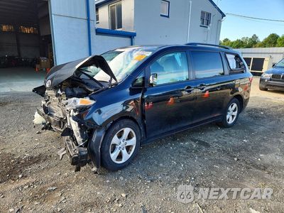 2017 TOYOTA SIENNA LE 5TDKZ3DCXHS836931 - główne zdjęcie licytacji z USA - miniatura